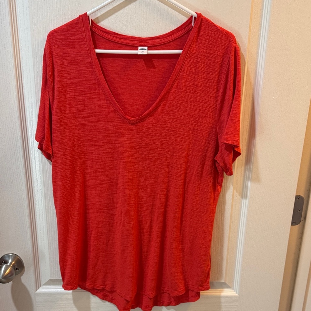Old Navy Scarlet Short Sleeve Tee